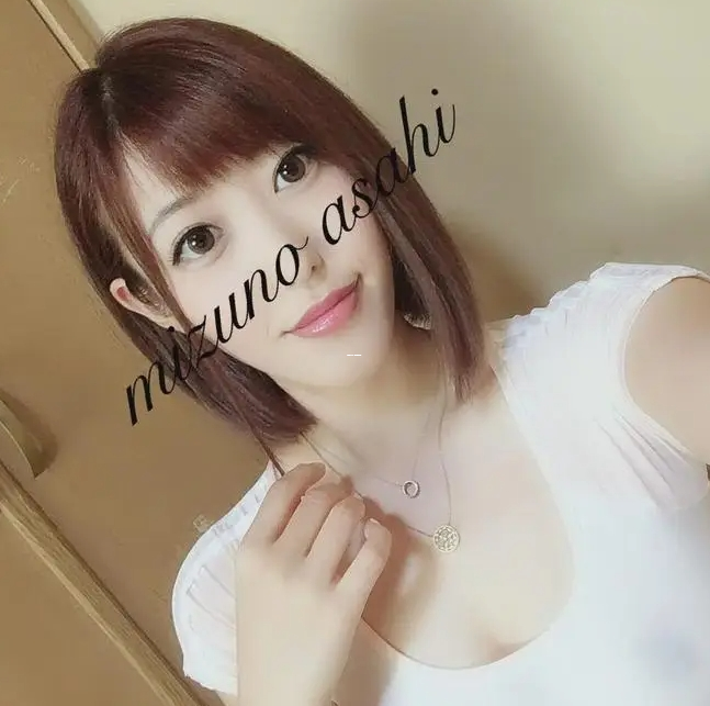 明星恋情曝光,网友热议不已